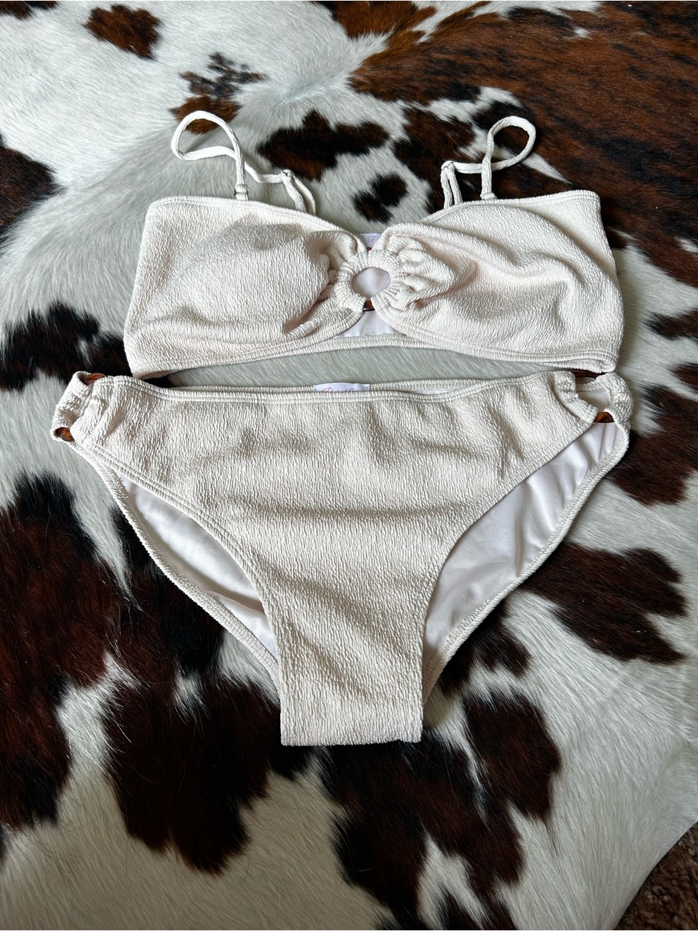 NWOT Pink Lily Cream Textured Ring-Front Bikini Set
